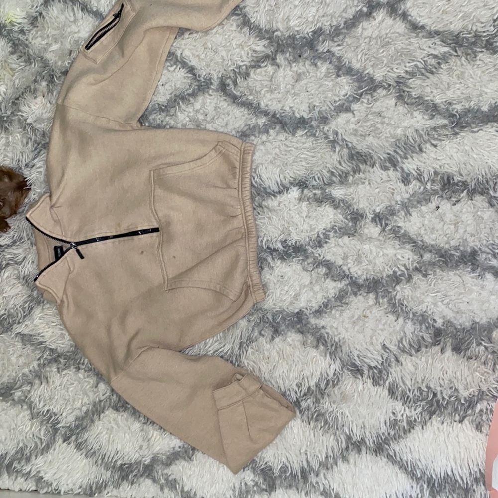 PTL cropped hoddie